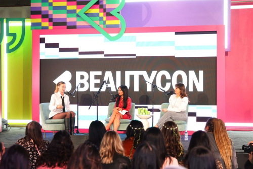 Lili Reinhart at Beautycon Los Angeles, November 2024 2