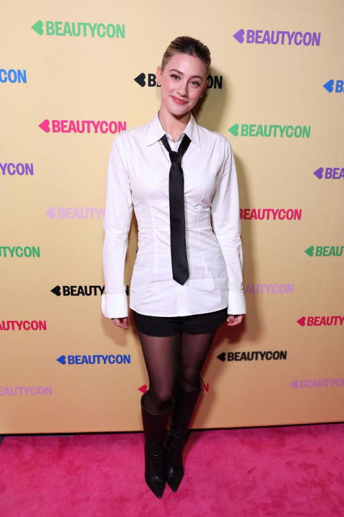 Lili Reinhart at Beautycon Los Angeles, November 2024 6