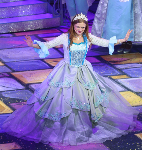 Maisie Smith in Beauty and the Beast at Marlow Theatre, November 2024 1