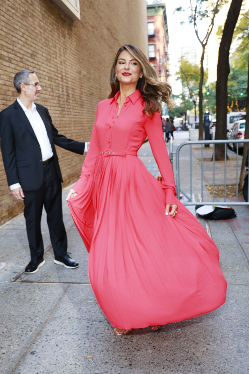 Maria Menounos Arriving at Kelly and Mark Show NYC, November 2024 6