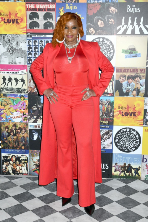 Mary J. Blige at Alice + Olivia Beatles Collaboration in New York, November 2024 3