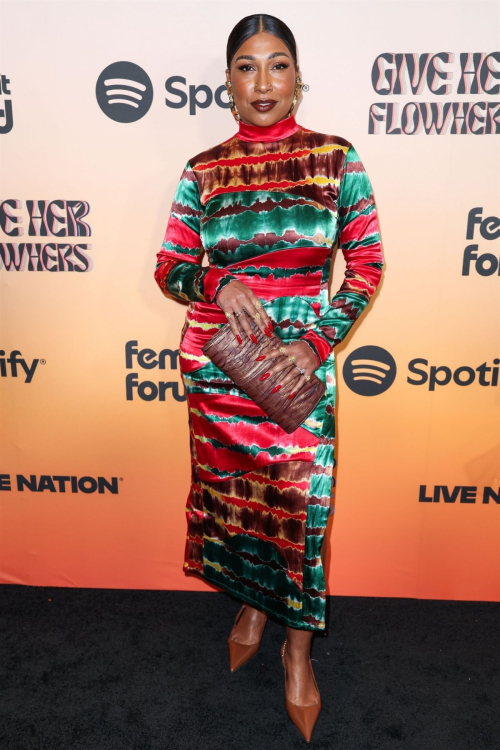 Melanie Fiona at Give Her FlowHERS Awards Gala Los Angeles, November 2024