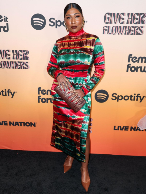 Melanie Fiona at Give Her FlowHERS Awards Gala Los Angeles, November 2024 6