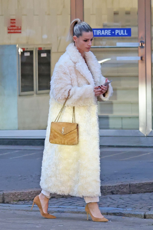 Michelle Hunziker in White Fake Fur Coat, Milan, November 2024 5