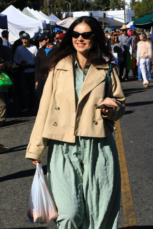 Natasha Blasick Shopping at Studio City Farmers Market, November 2024 9