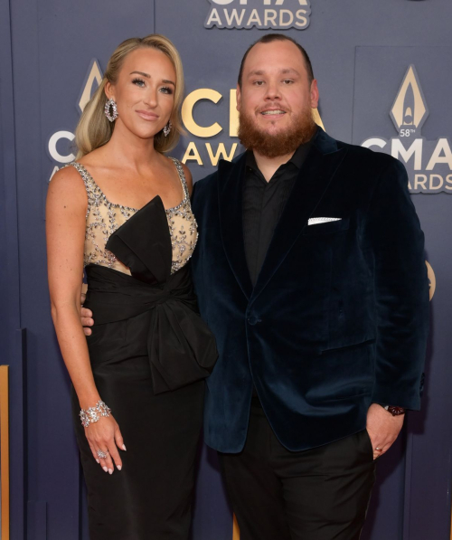 Nicole Hocking at 58th Annual CMA Awards in Nashville, November 2024