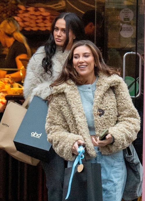 Olivia Hawkins and Rosie Seabrook Out for Lunch in London, November 2024 6