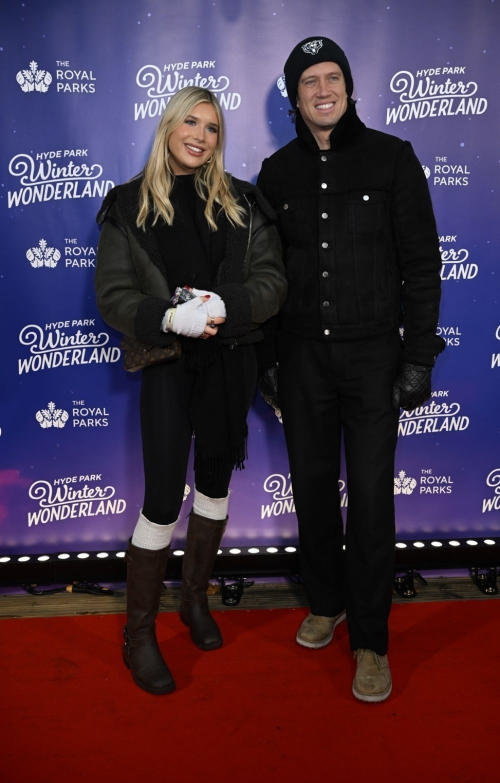 Phoebe Elizabeth Kay at Hyde Park Winter Wonderland Preview in London, November 2024 1