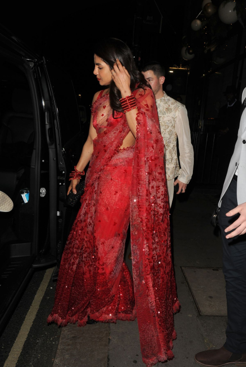 Priyanka Chopra Celebrates Diwali in London, October 2024 1