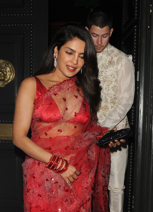 Priyanka Chopra Celebrates Diwali in London, October 2024 2