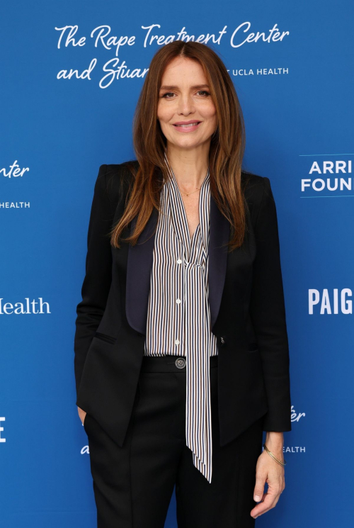 Saffron Burrows at UCLA Health Benefit Event in Los Angeles, October 2024 5