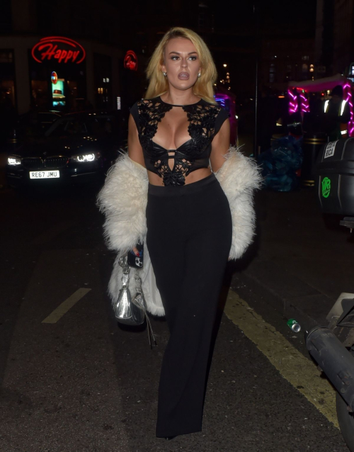 Tallia Storm Arrives at Lio Leicester Square London, November 2024 3