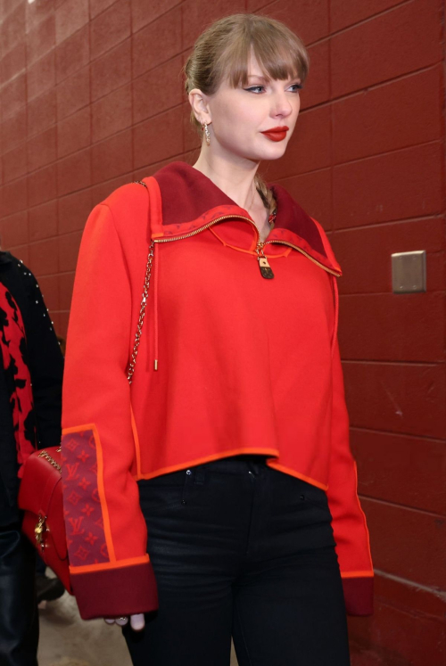 Taylor Swift at Las Vegas Raiders Game Kansas City, November 2024