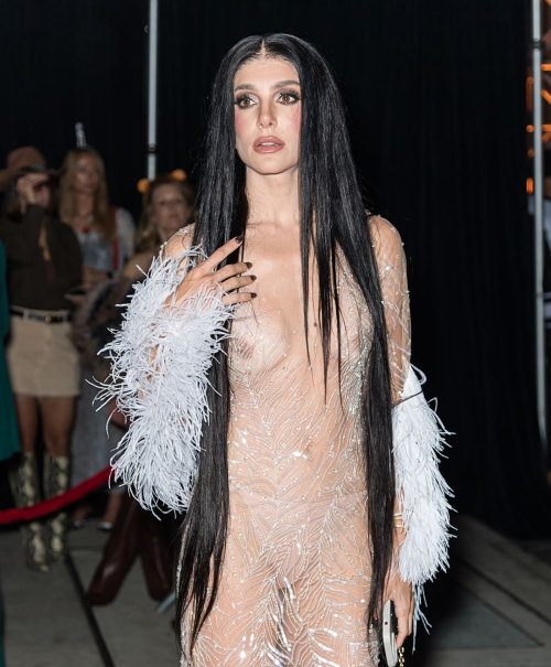 Valentina Ferrer Arrives at Heidi Klum’s Halloween Party, Oct 2024 2