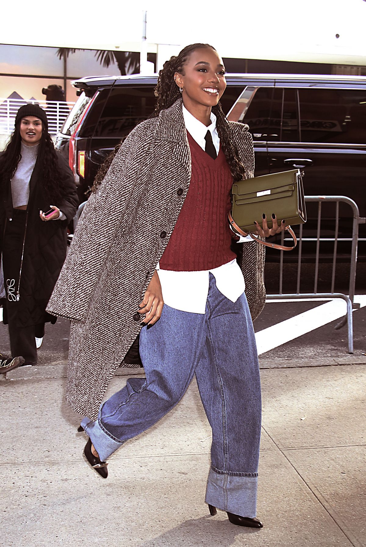 Alyah Chanelle Scott Arrives at Drew Barrymore Show in New York, December 2024