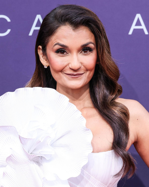 Anjali Bhimani at Unforgettable Gala Asian American Awards, December 2024 2