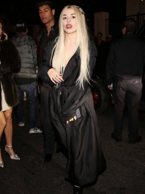 Ava Max Leaves Seth MacFarlane