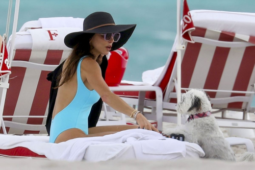 Bethenny Frankel in Swimsuit at Miami Beach, December 2024 12