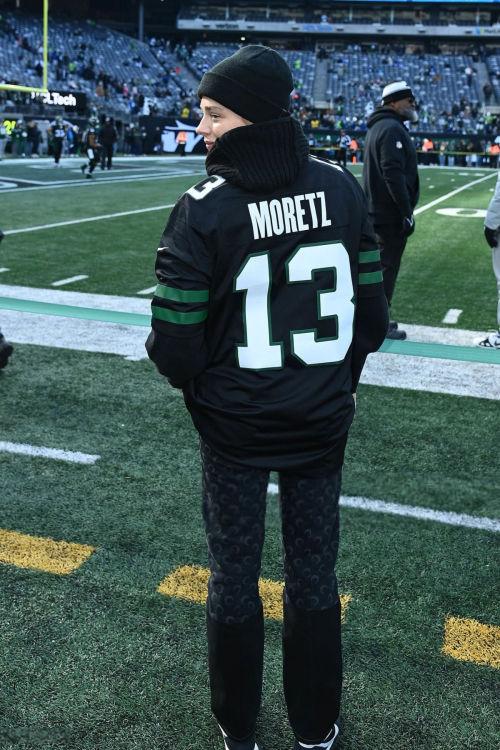 Chloe Moretz at NFL Game Between Jets and Seahawks, December 2024 4