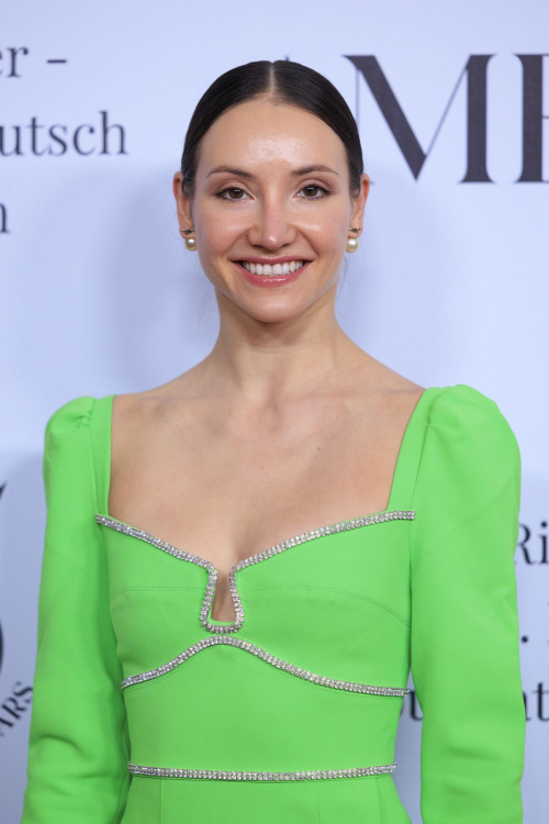 Christine Schevcheko Stands Out at American Ballet Theatre Holiday Benefit, December 2024 2