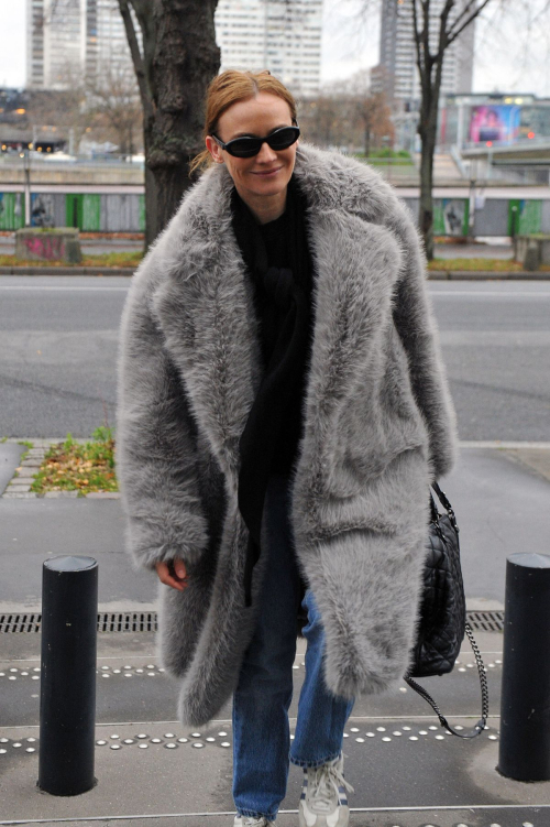 Diane Kruger Arrives at Radio France Inter Studios, December 2024 5