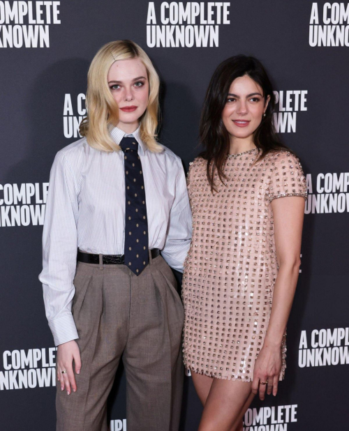 Elle Fanning at A Complete Unknown Photocall in London, December 2024 1