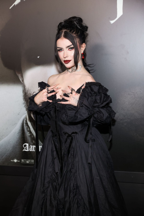 Emma Norton at Nosferatu Premiere at TCL Chinese Theatre, December 2024 1