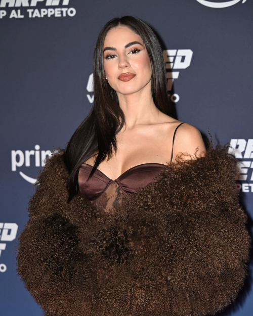 Giulia De Lellis at Vip Al Tappeto Red Carpet, December 2024 7