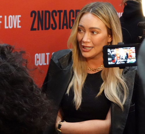 Hilary Duff Arrives at Hayes Theatre in New York, December 2024 1