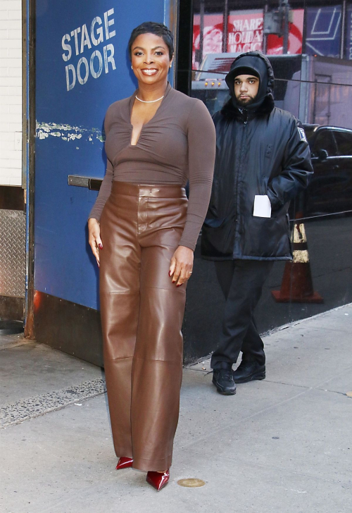 Janelle James Arrives at Good Morning America in New York, December 2024 2