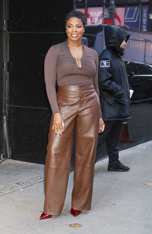 Janelle James Arrives at Good Morning America in New York, December 2024 5