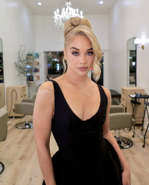 Jasmine Sanders Shines at Revolve Holiday Shop Grand Opening, December 2024 1