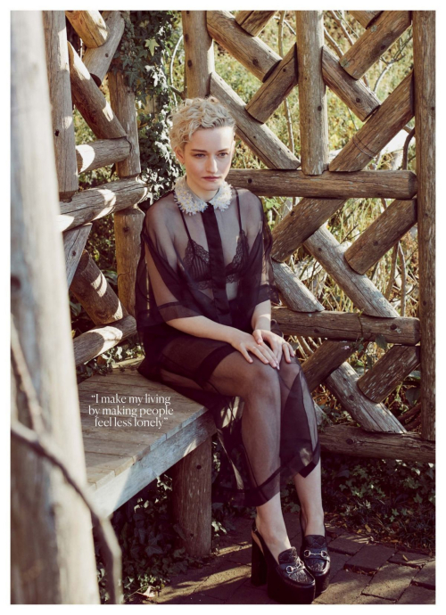 Julia Garner in Marie Claire Australia, January 2025 2