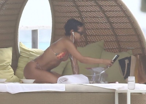 Karrueche Tran in Bikini on Vacation in Cancun, December 2024 11