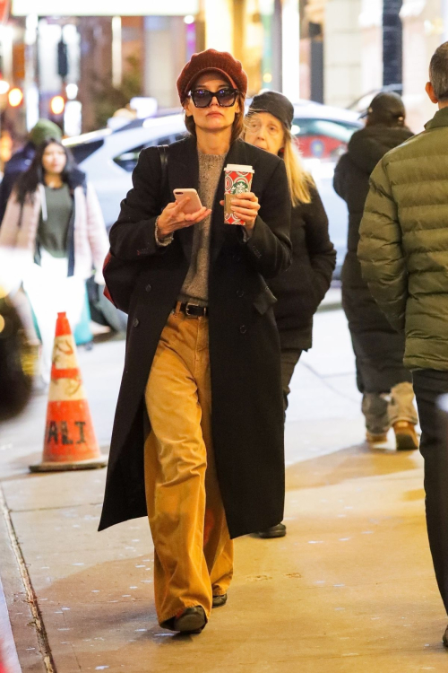 Katie Holmes Out for Coffee in New York, December 2024 4