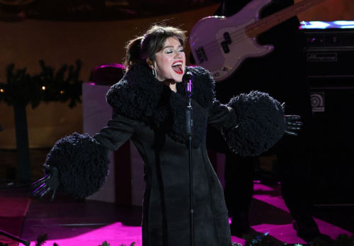 Kelly Clarkson at Rockefeller Center Christmas Tree Lighting, December 2024