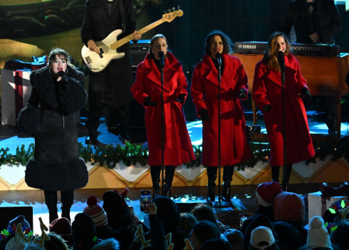 Kelly Clarkson at Rockefeller Center Christmas Tree Lighting, December 2024 2