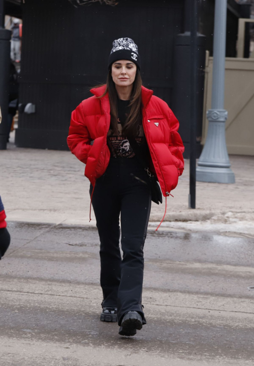 Kyle Richards Out and About in Downtown Aspen, December 2024 6