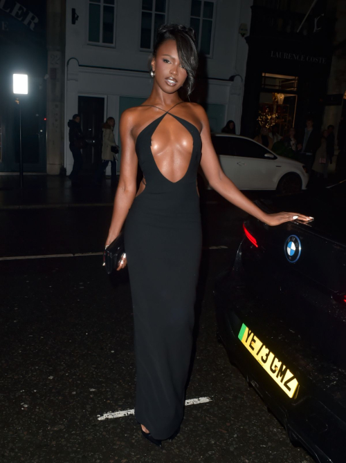 Leomie Anderson Arrives at Soho Mews Mayfair, December 2024 5