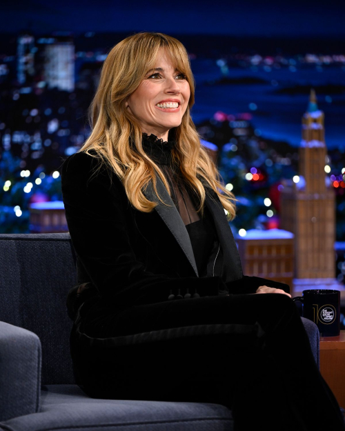 Linda Cardellini at Tonight Show Starring Jimmy Fallon in New York, December 2024 1