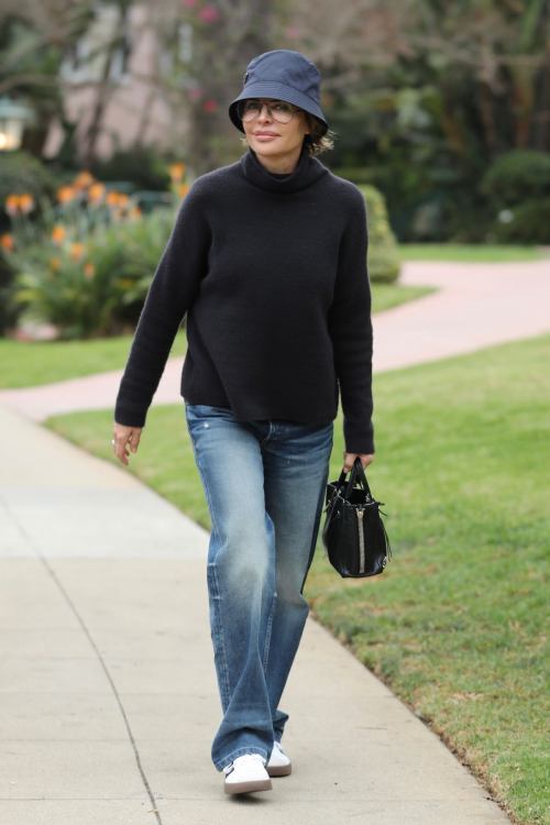 Lisa Rinna Arrives at The Beverly Hills Hotel in Los Angeles, December 2024 2