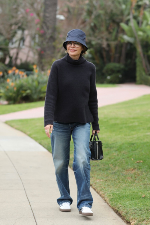 Lisa Rinna Arrives at The Beverly Hills Hotel in Los Angeles, December 2024 4