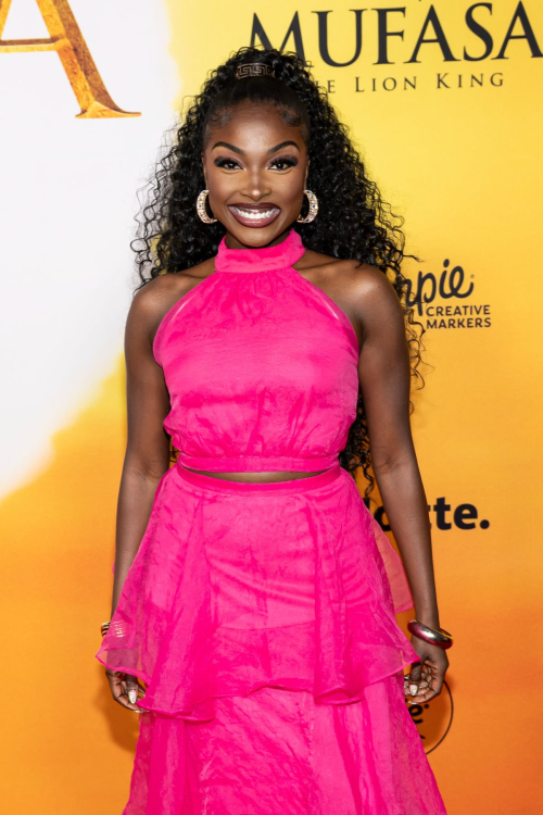 Loren Lott at Mufasa Premiere in Los Angeles, December 2024 1