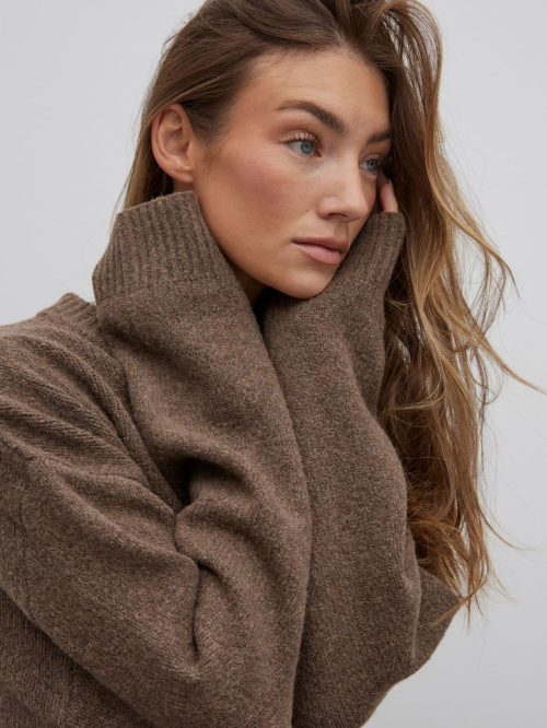 Lorena Rae for Raere Fall Collection, December 2024 5