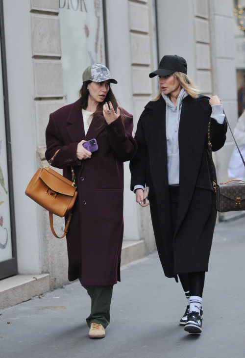 Melissa Satta and Simona Salvemini out in Milan, December 2024