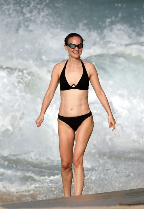 Natalie Portman in Bikini at St Barts Beach, December 2024 11