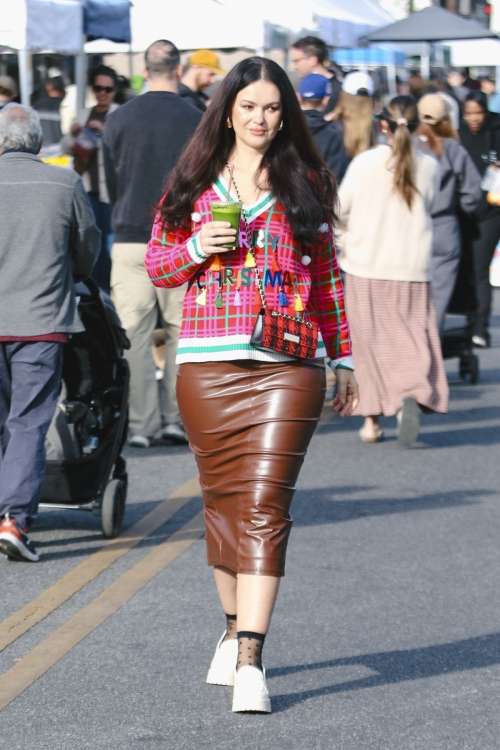 Natasha and Martin Blasick Out at Farmers Market in Los Angeles, December 2024 4