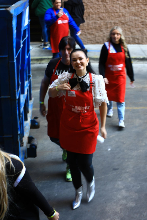 Natasha Blasick Serving Meals to Homeless, December 2024 3