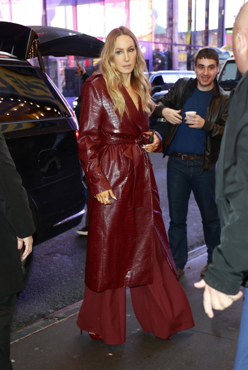 Nikki Glaser Arrives at CBS Mornings in New York, December 2024 3