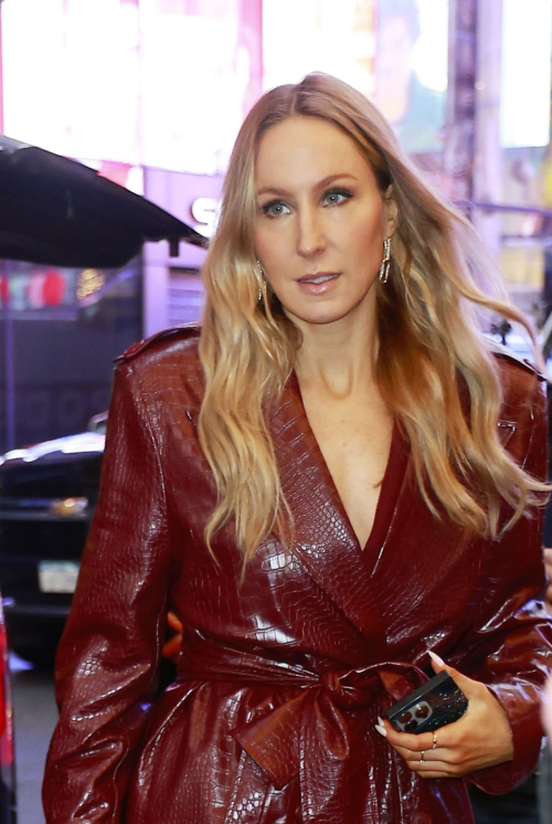 Nikki Glaser Arrives at CBS Mornings in New York, December 2024 6